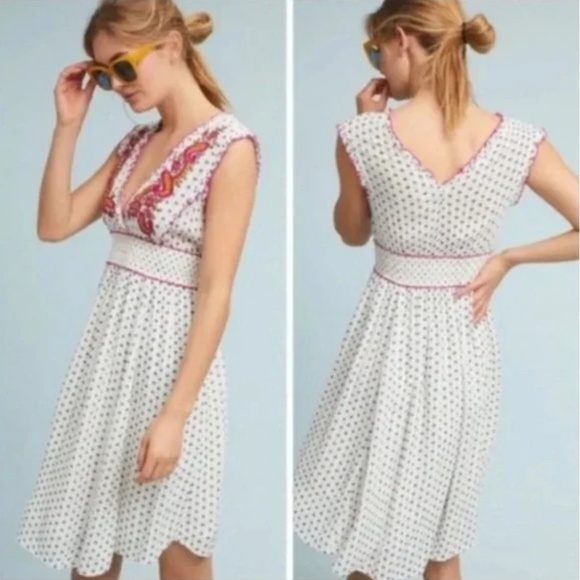 NWT Anthropologie White Maggie Embroidered Smocked Dress By Lilka Size L - Picture 2 of 3